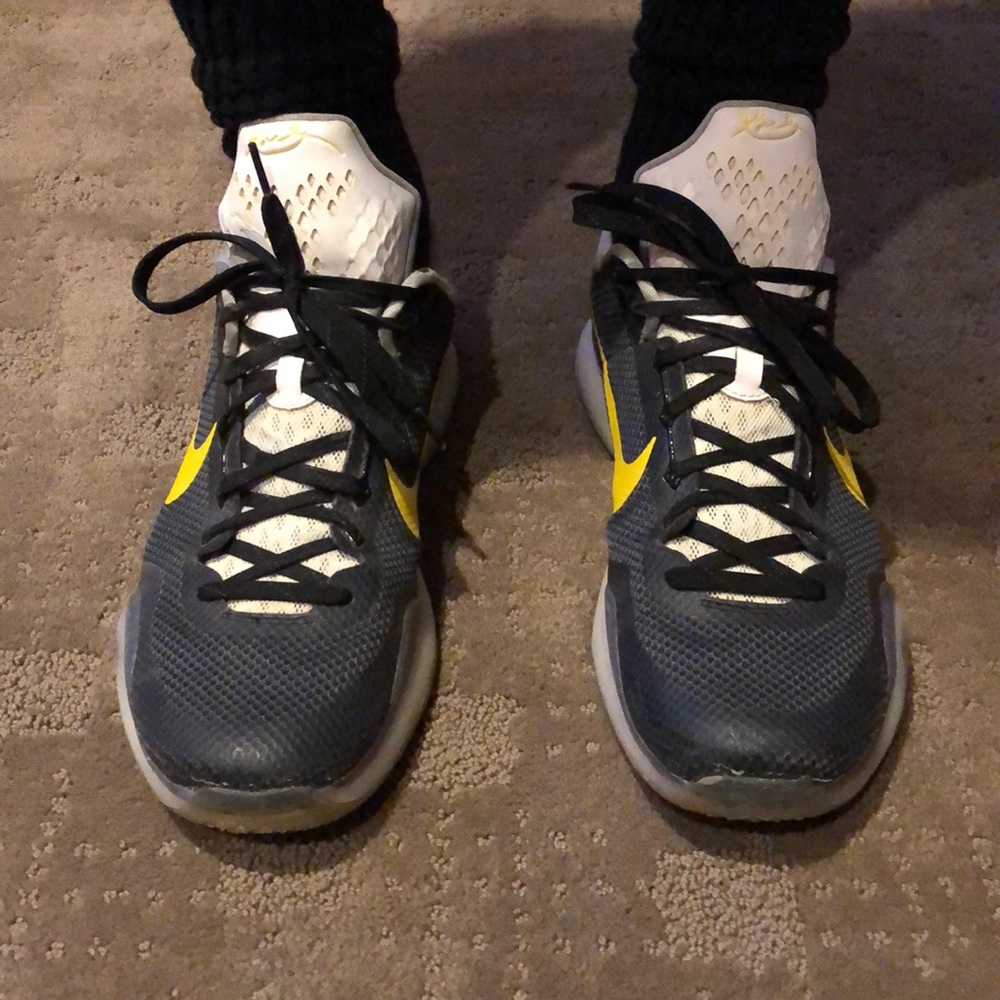 Nike ID men’s Kobe X shoes